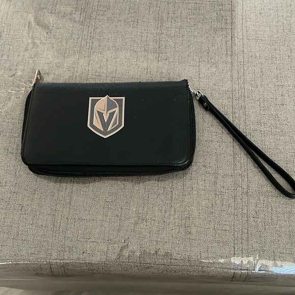 Las Vegas Golden Knights Clutch Wallet - Picture 1 of 6